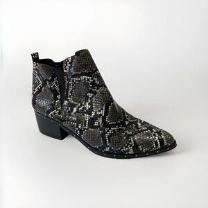 Bar lll Snakeskin Ankle Boot Black and Gray Women’s Size 7M Faux Leather Point
